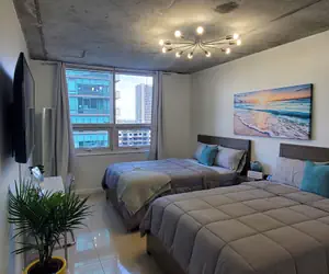 Photo 4 - Midblock Miami