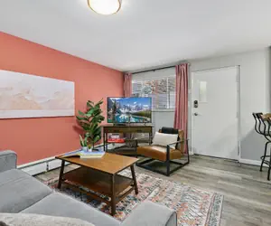 Photo 2 - The Coral Suite, Stylish Stay in Old Town FoCo