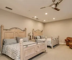 Photo 5 - Luxe 4 Bdrm W/pool and Spa on Golf Course Lot!