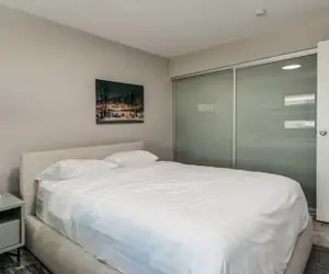 Photo 4 - Unbeatable Old Town Location! Modern and Classy!