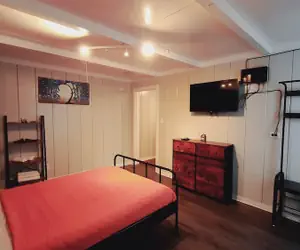 Photo 5 - Sherwood Arms Motel