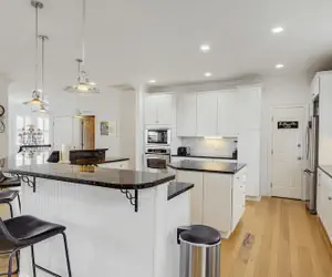 Photo 5 - 2701 Palm Boulevard by Avantstay Steps to the Beach, Ping Pong, Putting Green