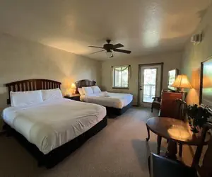 Photo 2 - C8, Two bedroom, two bath log-sided, lake view luxury cottage with hot tub by RedAwning