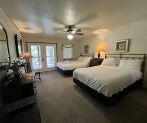 Photo 4 - C16, Two bedroom, two bath, log-sided Harbor North luxury cottage with hot tub overlooking Lake Ouachita. by RedAwning