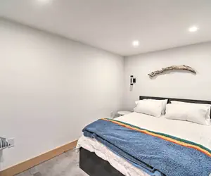 Photo 3 - Dreamy Bayfront Cabin w/ View, Dock & Kayaks