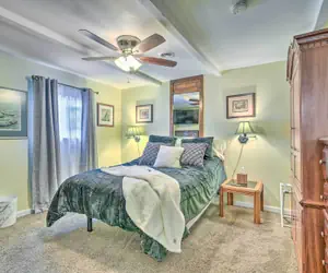 Photo 5 - Pet-friendly Taylor Home w/ Backyard Oasis!