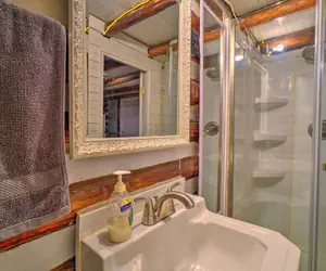 Photo 2 - Pet-friendly Speedwell Cabin, 1 Mi to Water!