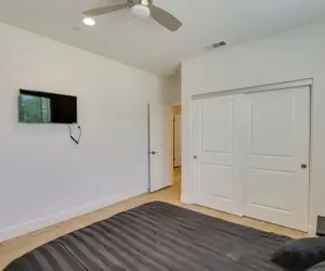 Photo 5 - Pet-friendly Paramount Home, 16 Mi to Los Angeles!