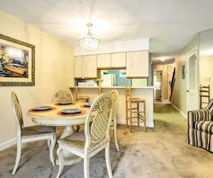 Photo 3 - Niceville Condo w/ Pool Access < 8 Mi to Destin!