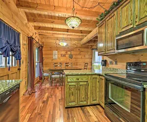 Photo 5 - Lakefront Coalmont Cabin on 5 Acres w/ Dock!