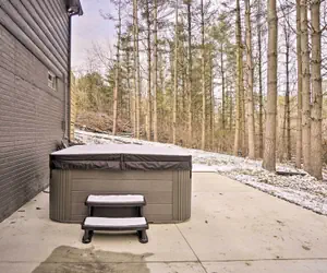 Photo 5 - Quiet Pines Cabin Hocking Hills w/ Hot Tub & Pond