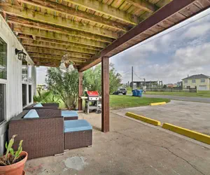 Photo 2 - Rockport Casa Familia - Covered Patio Space!