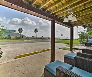 Photo 4 - Rockport Casa Familia - Covered Patio Space!