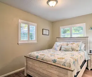 Photo 2 - Beach-style Getaway w/ Lanai ~ 4 Mi to Beaches!