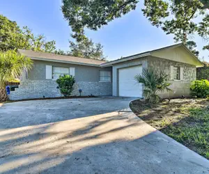 Photo 4 - Beach-style Getaway w/ Lanai ~ 4 Mi to Beaches!