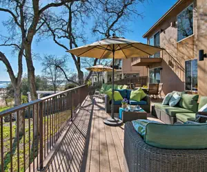 Photo 3 - 'casa D'amore': Extravagant Lakefront Villa!