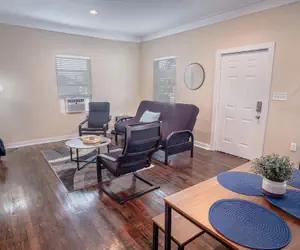 Photo 3 - Fabulous Newly Renovated 2Br 1Ba Near Downtown