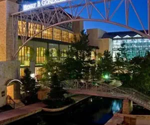 Photo 3 - Remodeled Modern 1BR 1BA Apt Near Downtown 5min Pearl