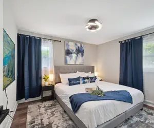 Photo 3 - Charming Contemporary Family Home 3 Bedroom Home by RedAwning