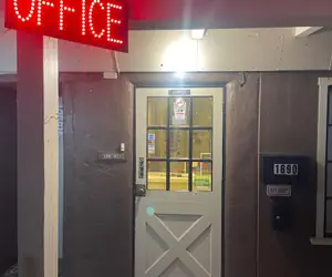 Photo 5 - Garden Motel Redwood City CA