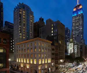 Photo 2 - The Fifth Avenue Hotel