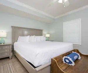 Photo 4 - Phoenix On The Bay 1530 3 Bedroom Condo