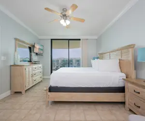 Photo 3 - Phoenix On The Bay 1530 3 Bedroom Condo