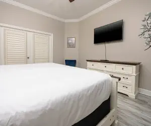 Photo 4 - Phoenix West 2007 3 Bedroom Condo