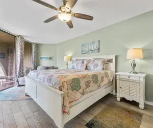 Photo 3 - Ocean Hibiscus Oceanfront Resort