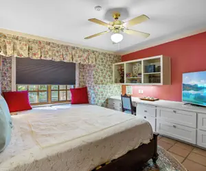 Photo 3 - 7br Home w/ Pool - Perfect for Family Reunions