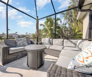 Photo 3 - Sunshine Escape by Distinctive Beach Rentals