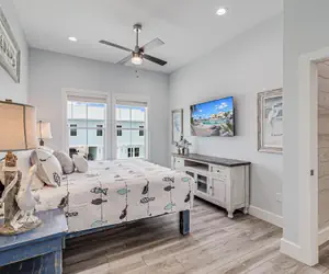 Photo 5 - Birds Eye View Sp163 3 Bedroom Home by RedAwning