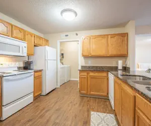 Photo 5 - Charming 2BD Home Away From Home