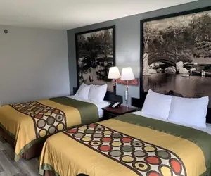 Photo 4 - Super 8 by Wyndham Chenoa