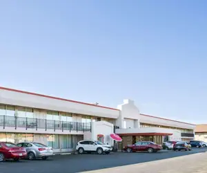 Photo 2 - Econo Lodge Wall