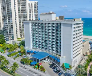 Photo 2 - Ramada Plaza by Wyndham Marco Polo Beach Resort