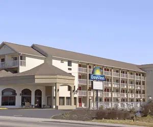 Photo 2 - Days Inn by Wyndham Apple Valley Pigeon Forge/Sevierville