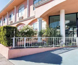 Photo 2 - Rodeway Inn near Melrose Ave