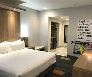 Photo 5 - Rodeway Inn near Melrose Ave