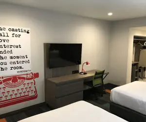 Photo 4 - Rodeway Inn near Melrose Ave