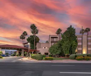 Photo 2 - Best Western Plus Scottsdale Thunderbird Suites