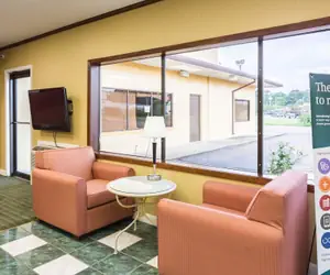 Photo 2 - Rodeway Inn Hazlehurst