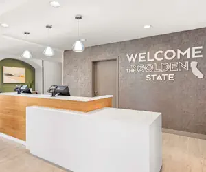 Photo 5 - Hampton Inn Morgan Hill