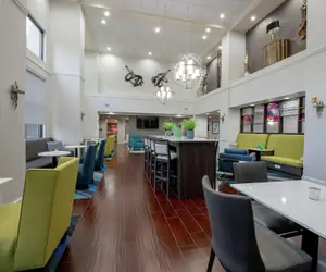 Photo 4 - Hampton Inn & Suites Lafayette