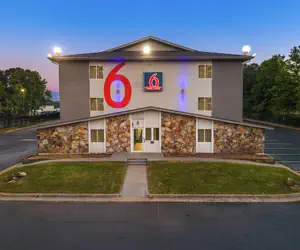Photo 2 - Motel 6 Little Rock, AR - South