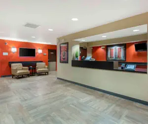 Photo 3 - Studio 6 Suites Seattle Kent WA