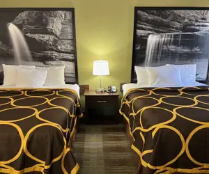 Photo 5 - Super 8 by Wyndham Lincoln