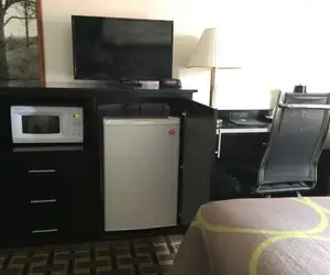 Photo 5 - Super 8 by Wyndham Wayne