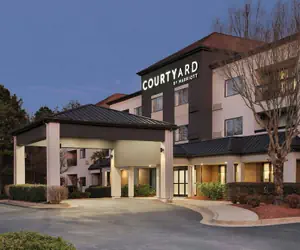 Photo 2 - Courtyard Suwanee by Marriott