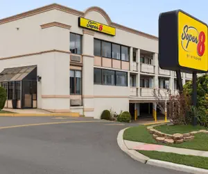 Photo 2 - Super 8 by Wyndham Meadowlands